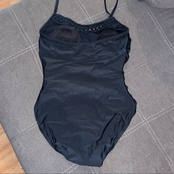 Merona Medium One Piece Swimsuit - Picture 3 of 7